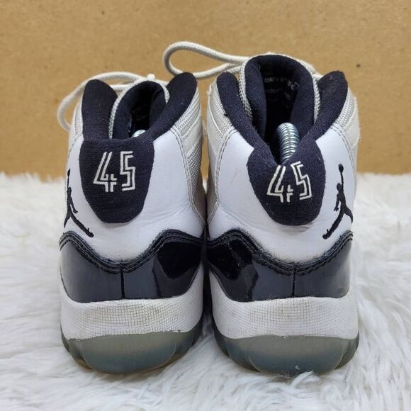 AIR JORDAN 11 RETRO 'CONCORD' 2018  378039-100  Size 2Y - Picture 5 of 12